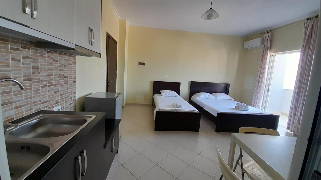 Ksamil'S Island View Hotel Bagian luar foto