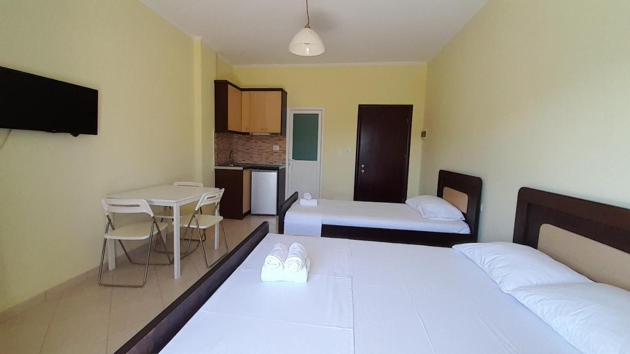 Ksamil'S Island View Hotel Bagian luar foto