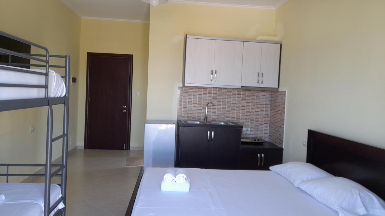Ksamil'S Island View Hotel Bagian luar foto