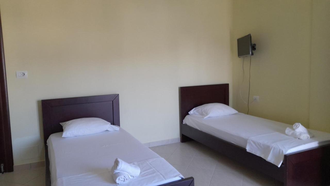 Ksamil'S Island View Hotel Bagian luar foto
