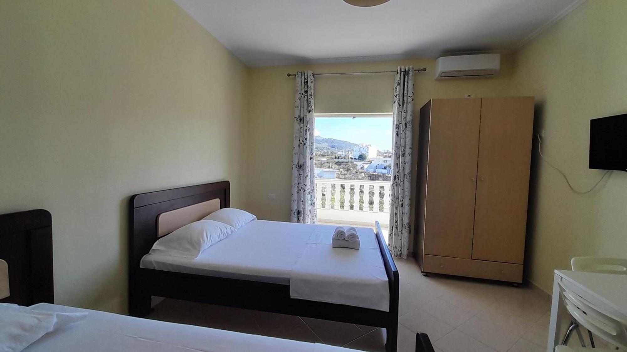 Ksamil'S Island View Hotel Bagian luar foto
